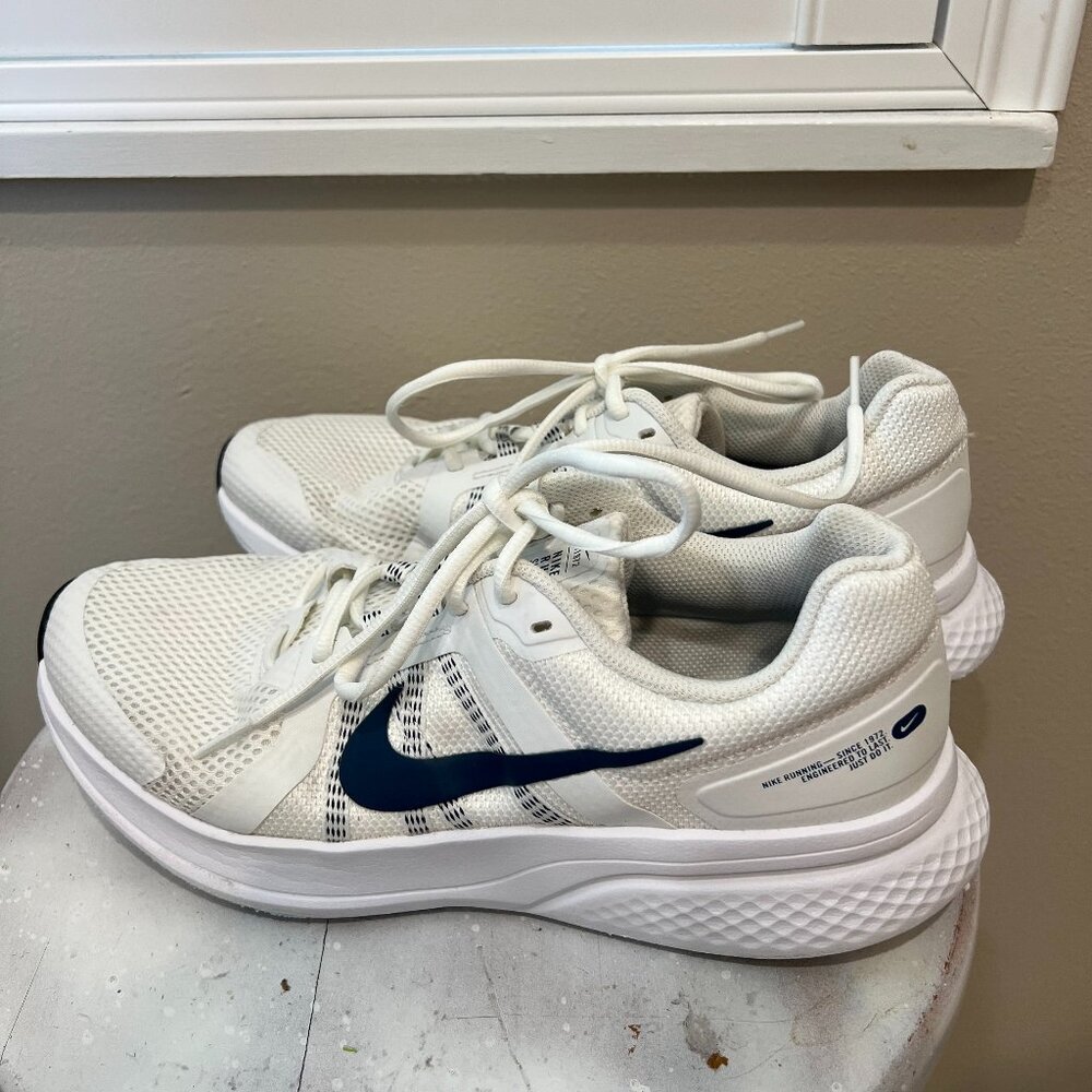 Nike Nuevo Run Swift 2 CU3517-101 Mens White Mesh Athletic Running Shoes